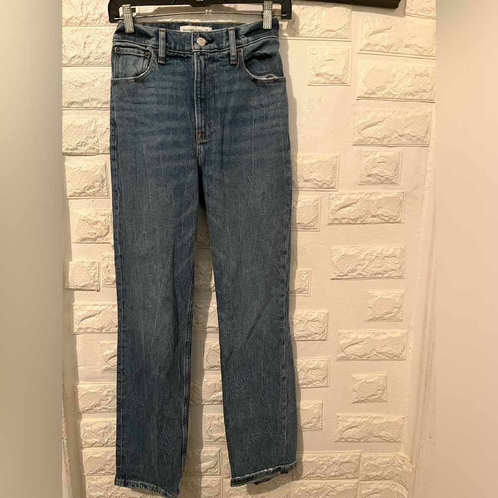 Abercrombie and Fitch the 90s Straight ultra high rise jeans